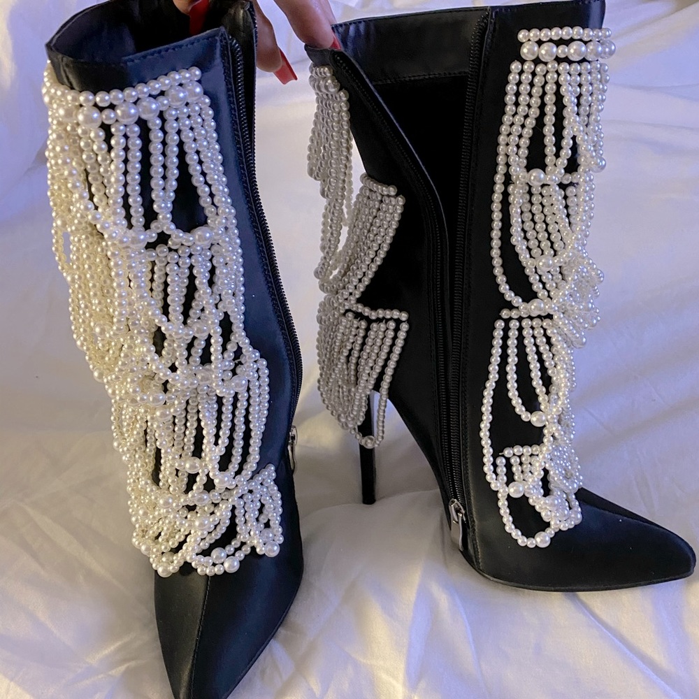 Pearl black booties